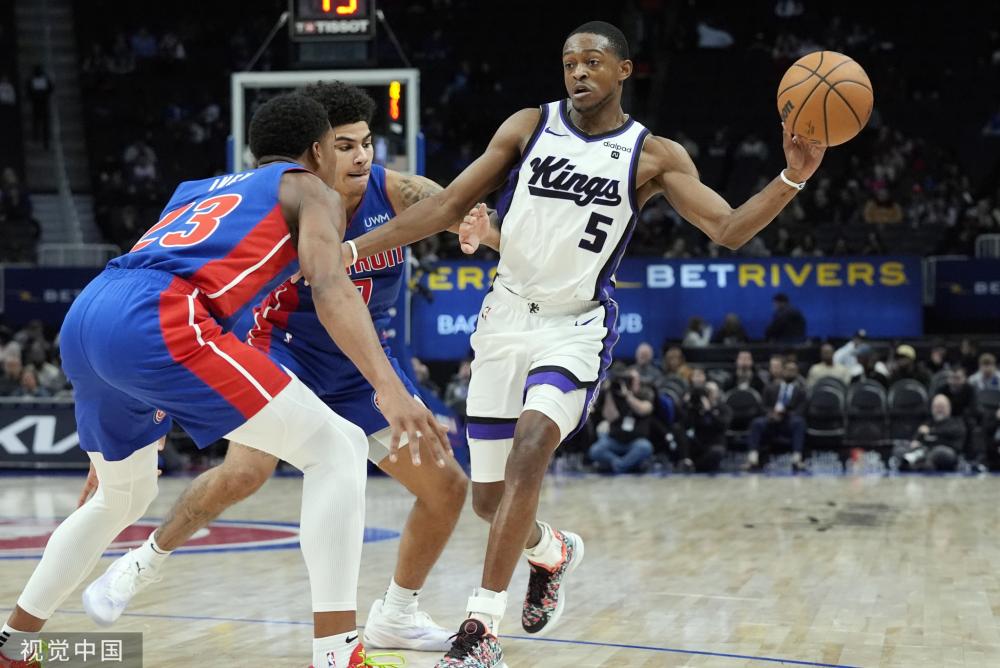 国足表现差 国足表现差